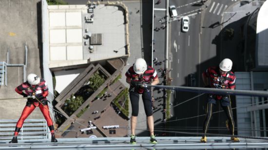 Wanderers fans Abseil for Youth
