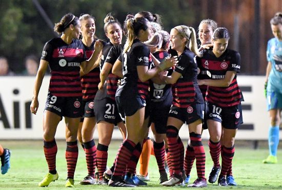 Hamilton hat-trick sends unbeaten Wanderers to top of the table