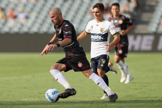 Wanderers downed by Mariners